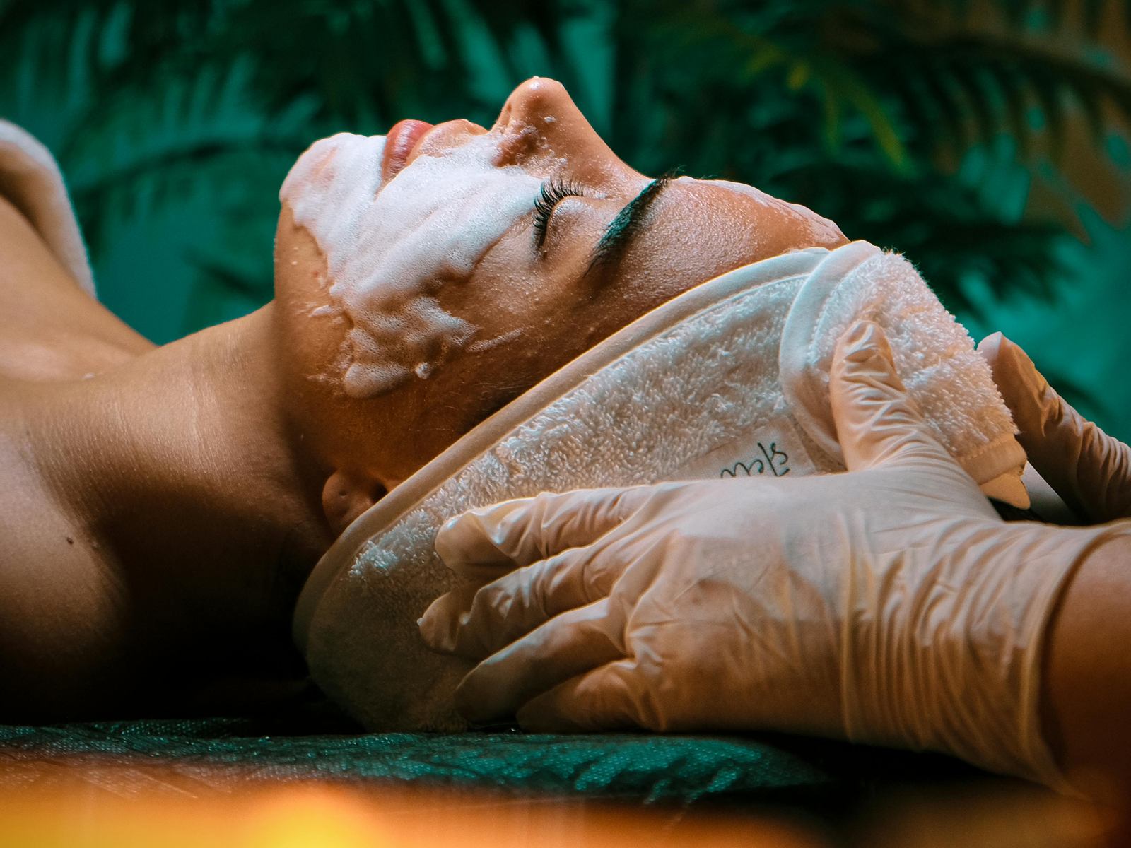 Facial & Lash<br>Experiences